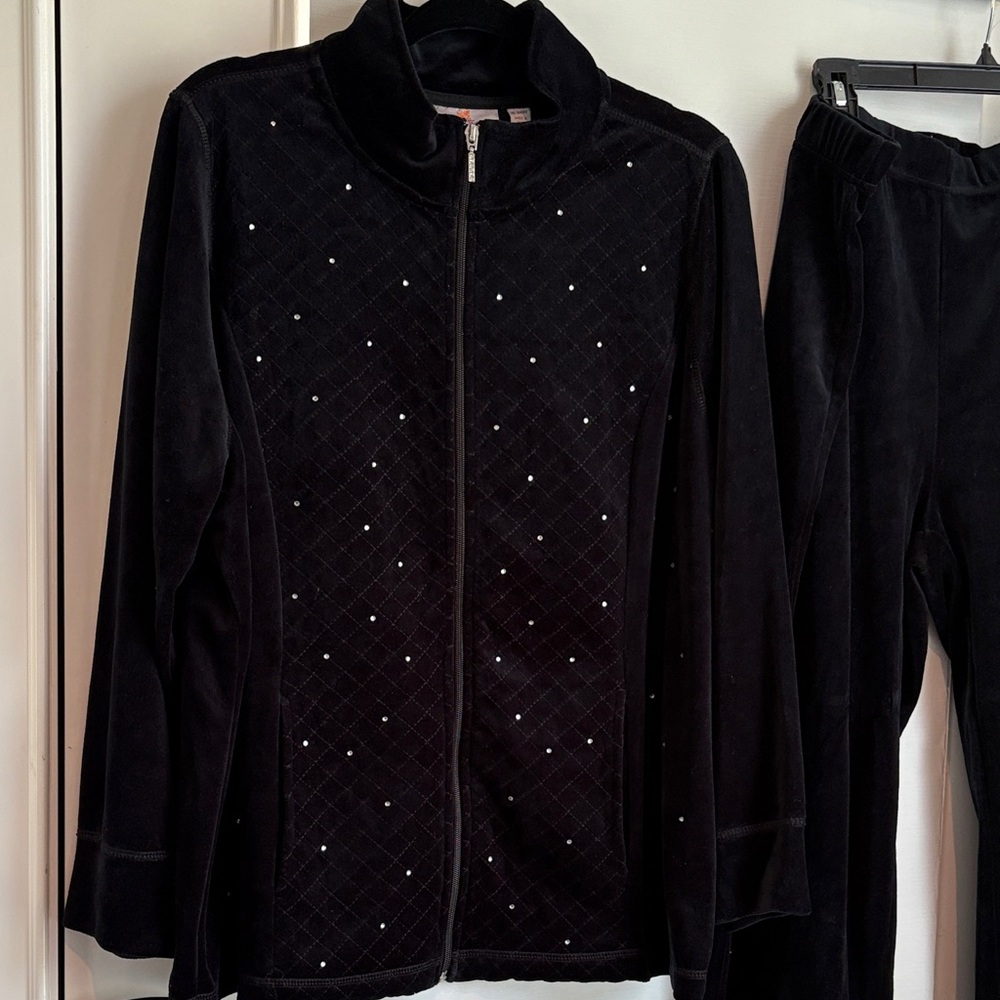 Quacker Factory Black Women's Velour Set